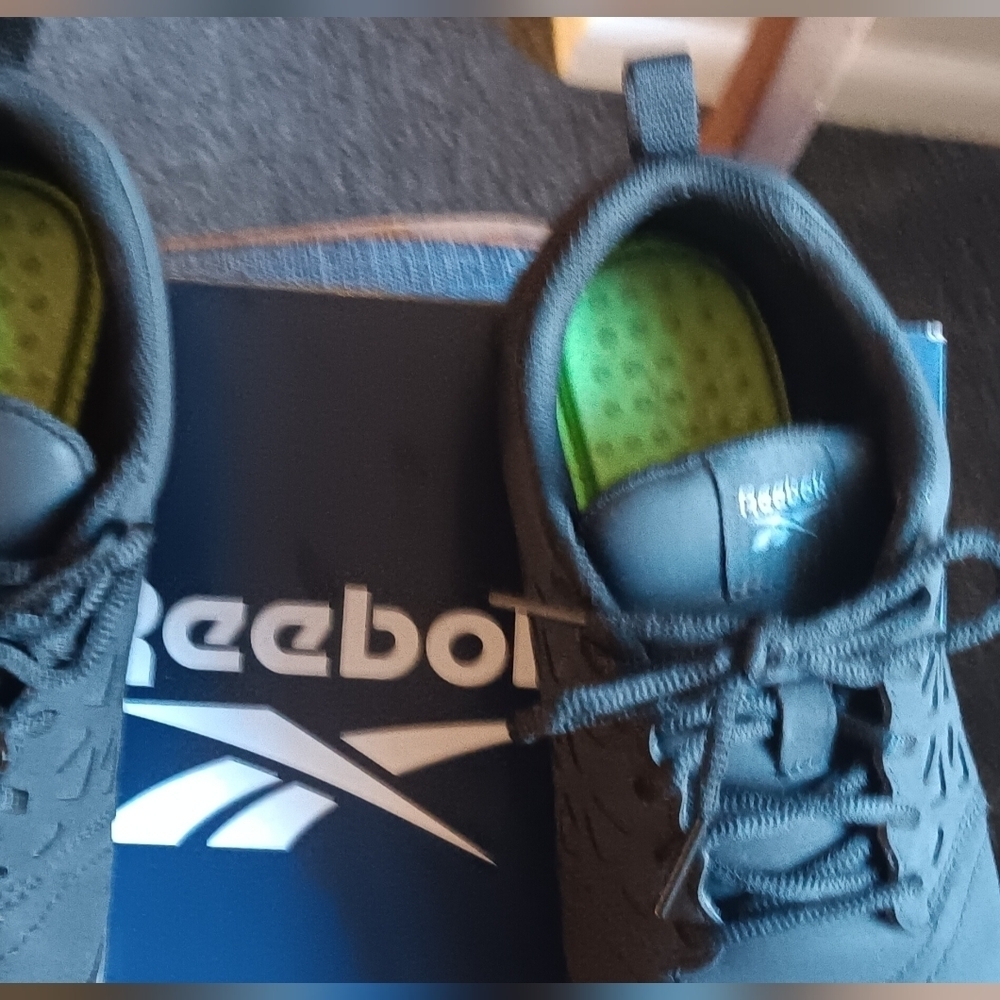 Like new Reebok Safety Shoes  for Men - Picture 3 of 7